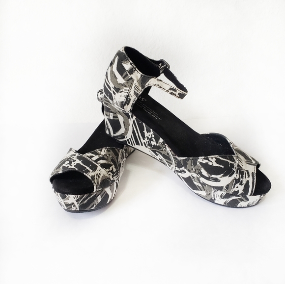 Toms Shoes - SOLD Tom's wedge sandles black white funky Size 7